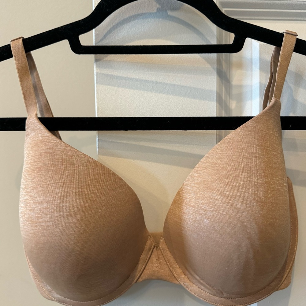 Victoria’s Secret uplift semi demi bra